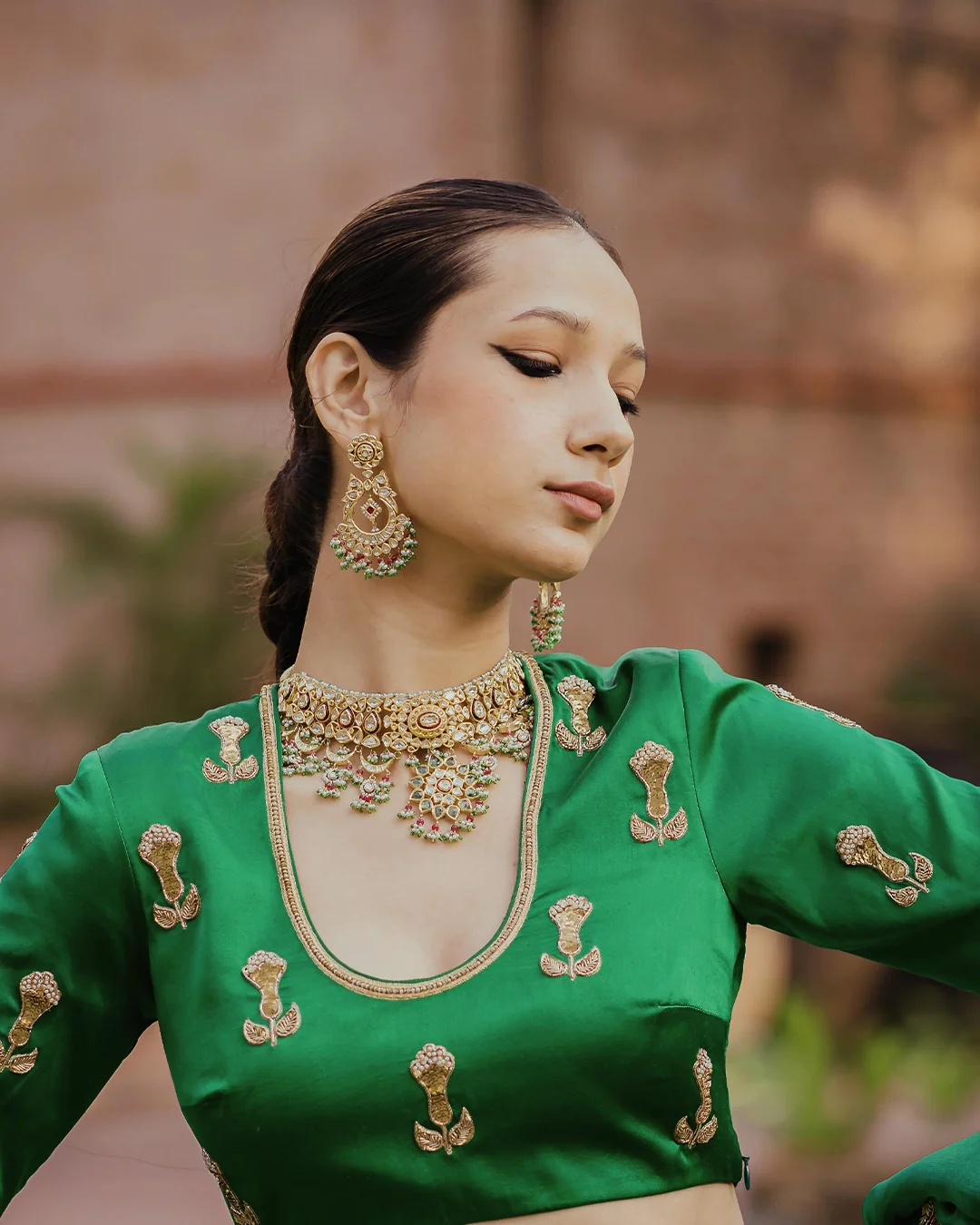 Esha Choker Necklace - Image 4