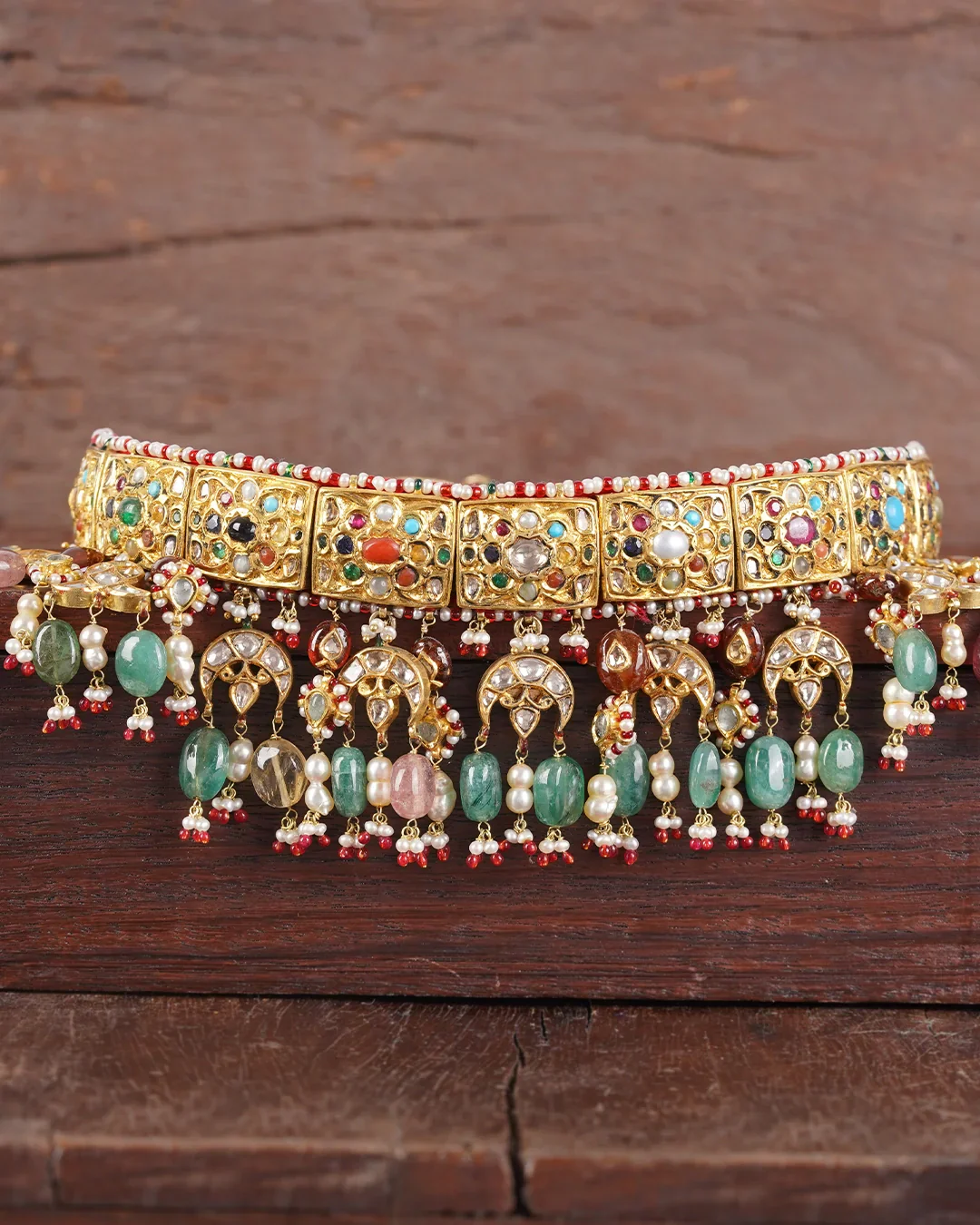 Rivaan Navratna Choker