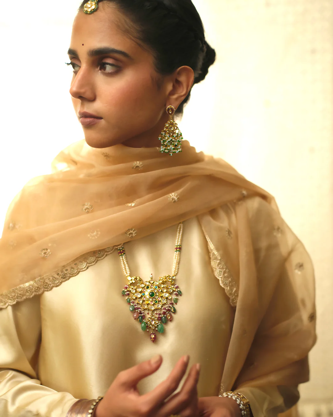 Shaili Pendant Necklace - Image 5